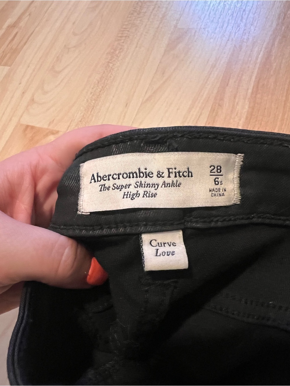 Abercrombie & Fitch Curve Love Coated Black Super Skinny Jeans - Size 28/6 SHORT - Picture 6 of 6